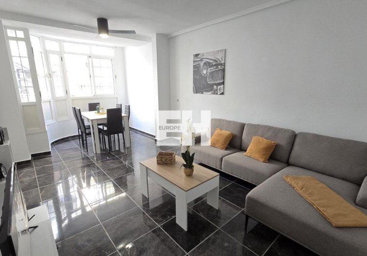 Apartamento  - Segunda mano - Torrevieja - Centro - Muelle Pesquero