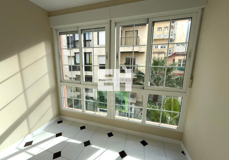 Apartamento  - Segunda mano - Torrevieja - Centro