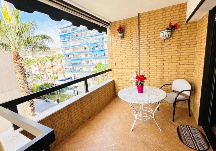 Apartamento  - Segunda mano - Torrevieja - Centro