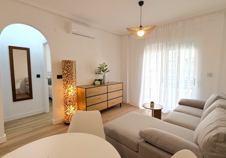 Apartamento  - Segunda mano - Torrevieja - Costa Blanca