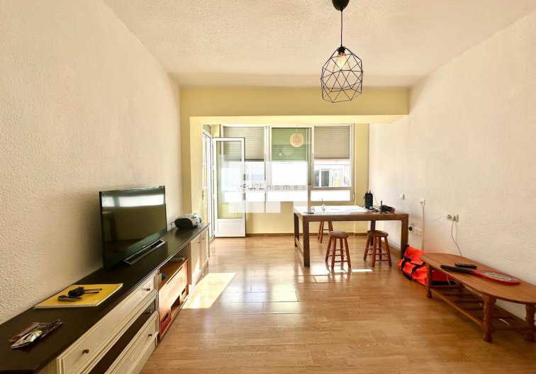 Apartamento  - Segunda mano - Torrevieja - Estacion De Autobuses