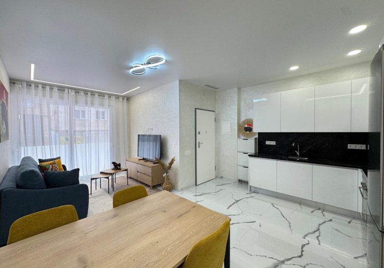 Apartamento  - Segunda mano - Torrevieja - Estacion De Autobuses