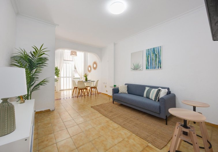 Apartamento  - Segunda mano - Torrevieja - Estacion De Autobuses
