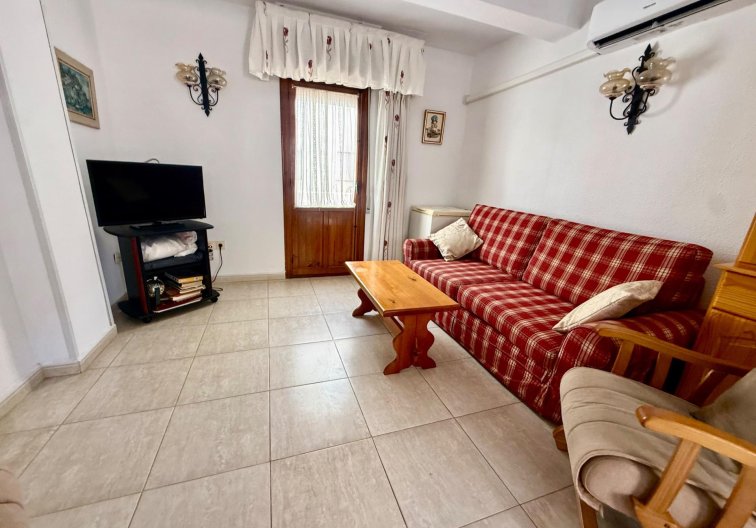 Apartamento  - Segunda mano - Torrevieja - Los Europeos