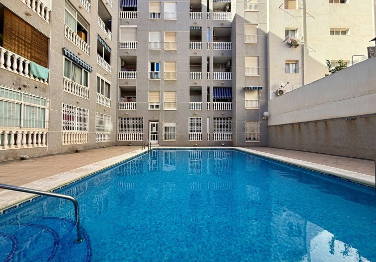 Apartamento  - Segunda mano - Torrevieja - Playa de los Locos
