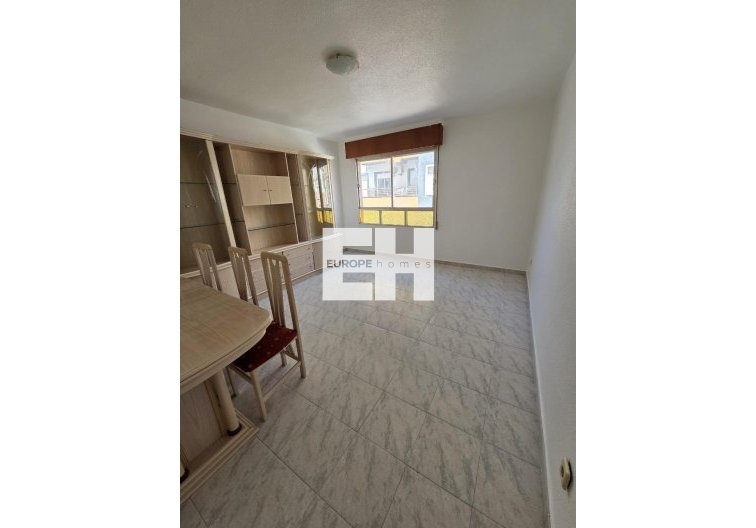 Apartment - Resale - Torrevieja - Las Piscinas Naturales