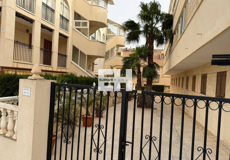Appartement - Herverkoop - Orihuela Costa - La Regia