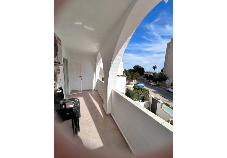 Appartement - Herverkoop - Orihuela Costa - La Zenia