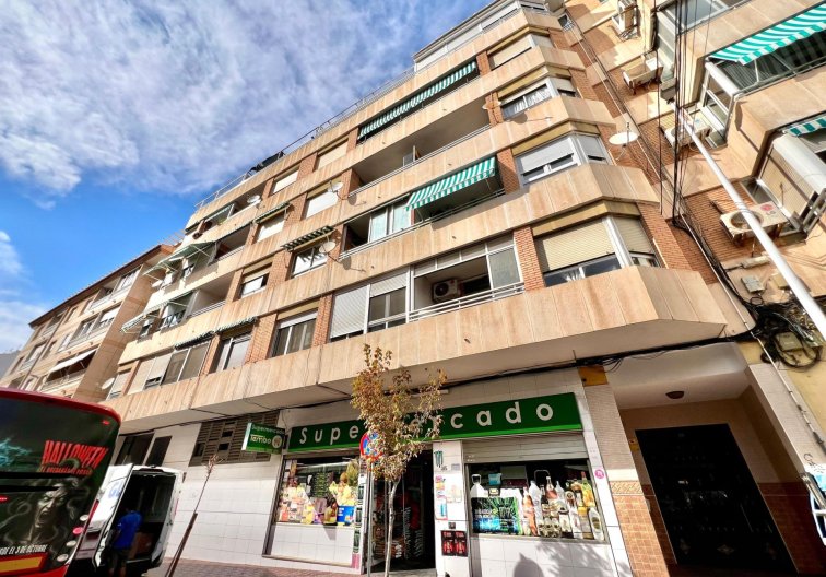 Appartement - Herverkoop - Torrevieja - Puerto Deportivo