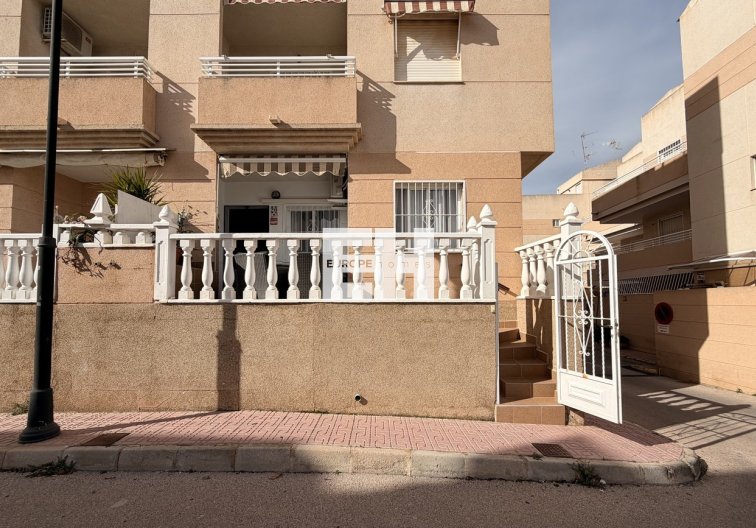 Appartement - Herverkoop - Torrevieja - Urb. Calas Blancas III