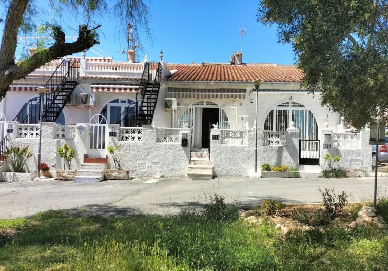 Bungalow en planta alta - Segunda mano - Torrevieja - La Siesta - El Salado - Torreta