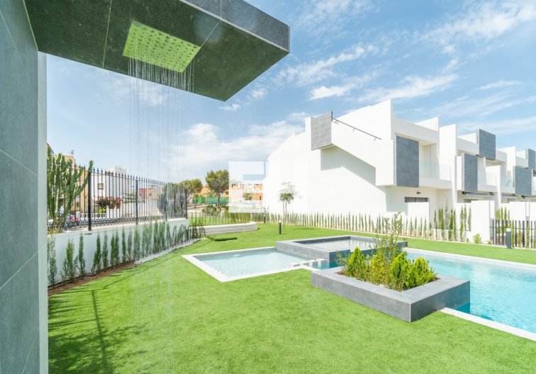 Bungalow en planta baja - Obra Nueva - Torrevieja - Los Balcones 