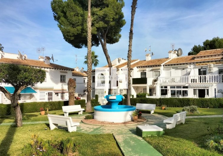 Bungalow en planta baja - Segunda mano - Torrevieja - Los Balcones - Lago Jardin