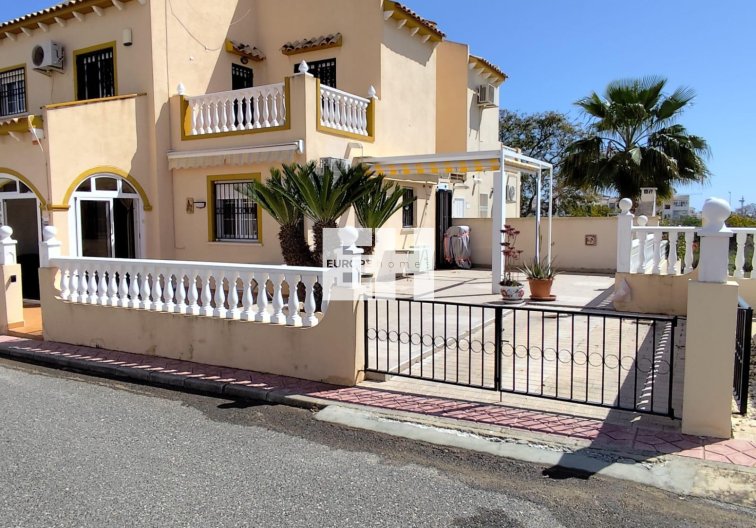 Bungalow - Segunda mano - Orihuela - Urbanización Perla Del Mar