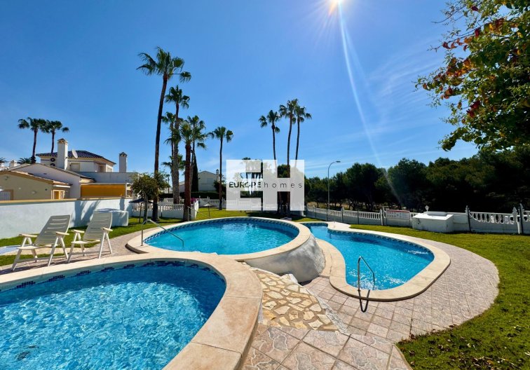 Bungalow - Wiederverkauf - Orihuela Costa - Villamartín-las Filipinas