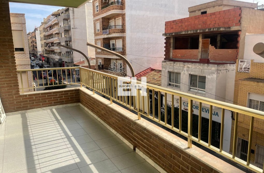 Herverkoop - Appartement - Torrevieja - Centro
