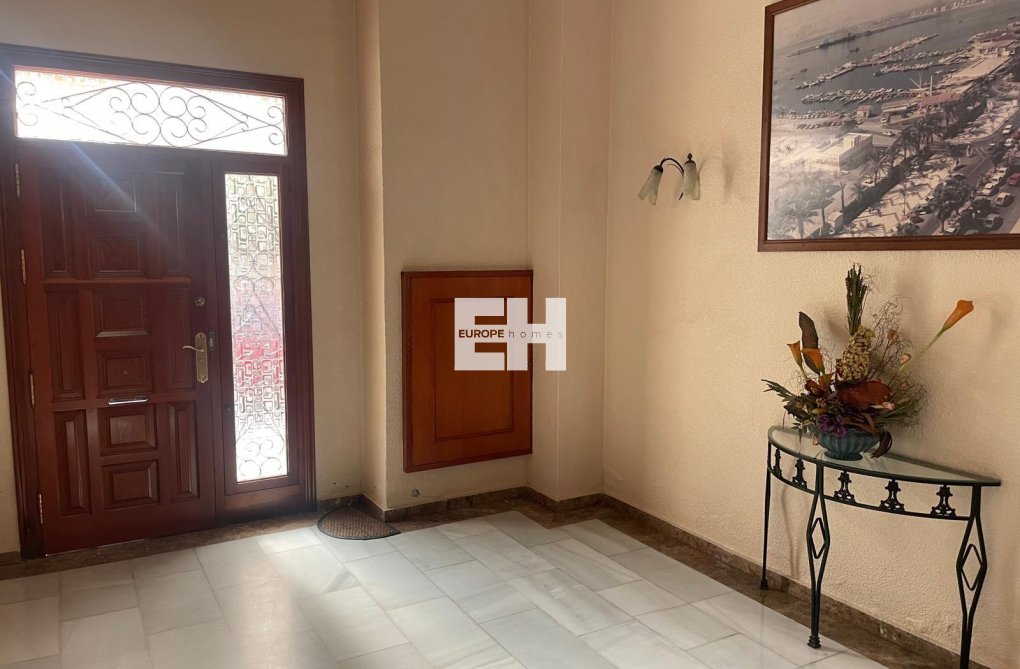 Herverkoop - Appartement - Torrevieja - Centro