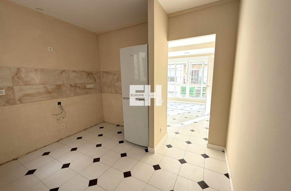 Herverkoop - Appartement - Torrevieja - Centro