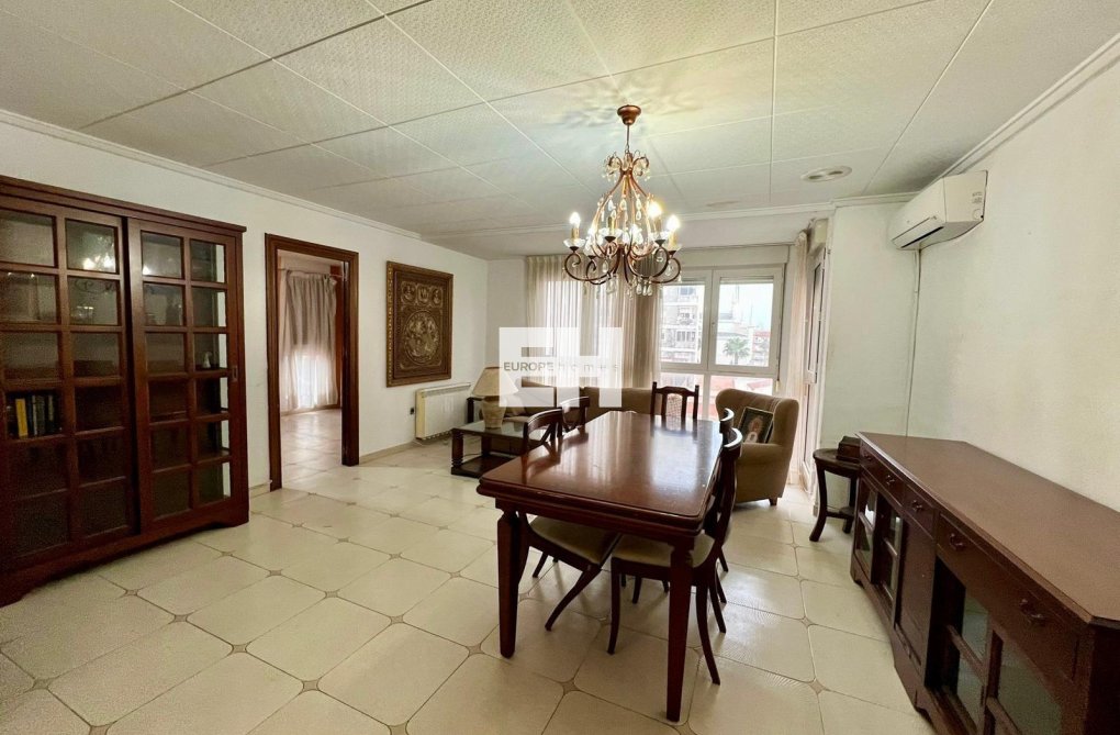 Herverkoop - Appartement - Torrevieja - Centro