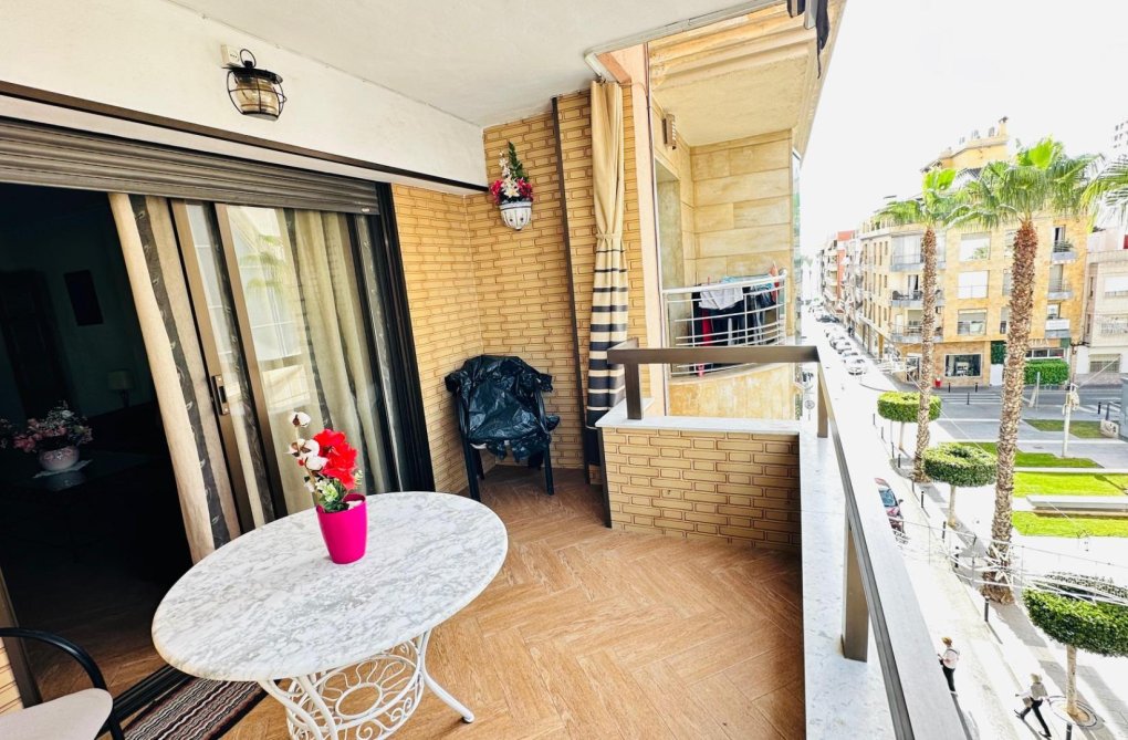 Herverkoop - Appartement - Torrevieja - Centro