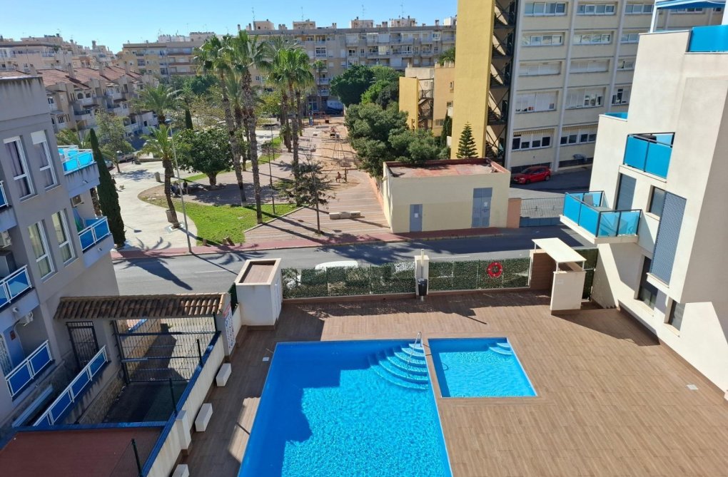 Herverkoop - Appartement - Torrevieja - Estacion De Autobuses
