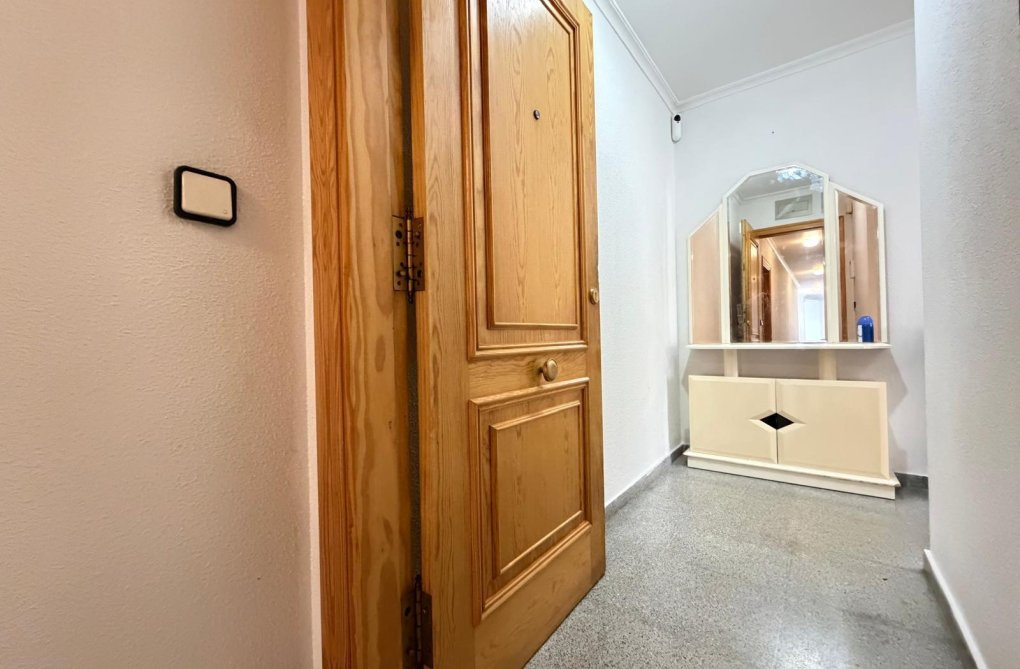 Herverkoop - Appartement - Torrevieja - Playa del Cura