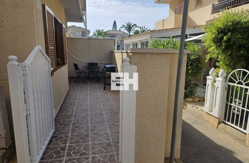 Herverkoop - Bungalow - Orihuela Costa - La Zenia