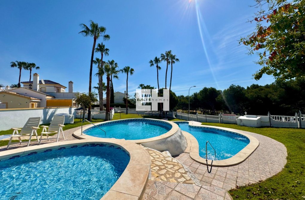 Herverkoop - Bungalow - Orihuela Costa - Villamartín-las Filipinas