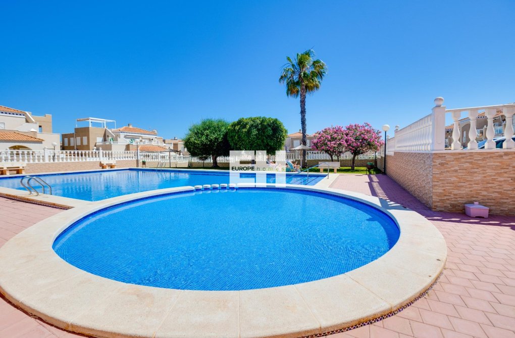 Herverkoop - Bungalow - Torrevieja - Aguas Nuevas 1
