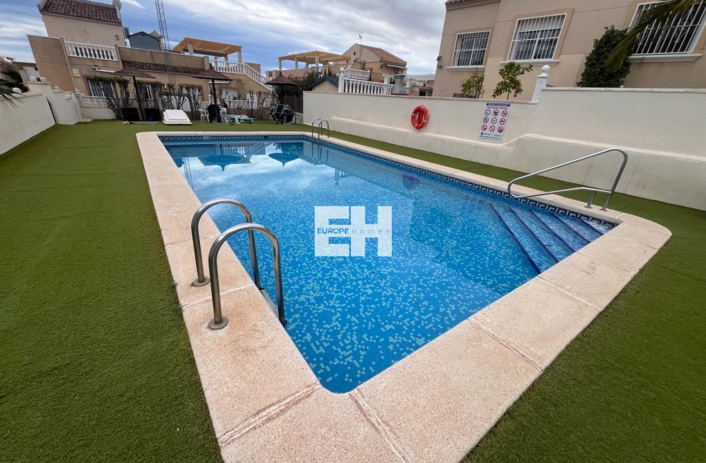 Herverkoop - Duplex - San Miguel de Salinas - Las Filipinas