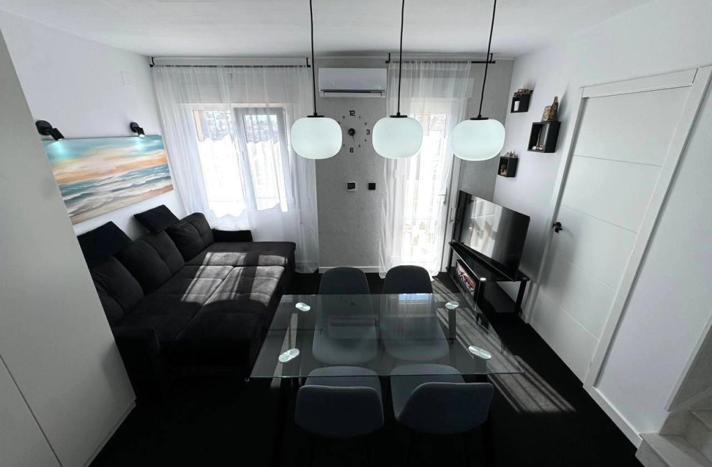 Herverkoop - Duplex - Torrevieja - Carrefour