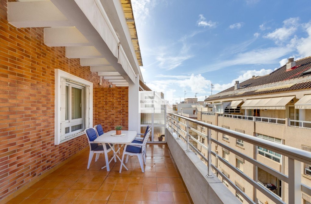 Herverkoop - Penthouse - Torrevieja - Paseo Maritimo