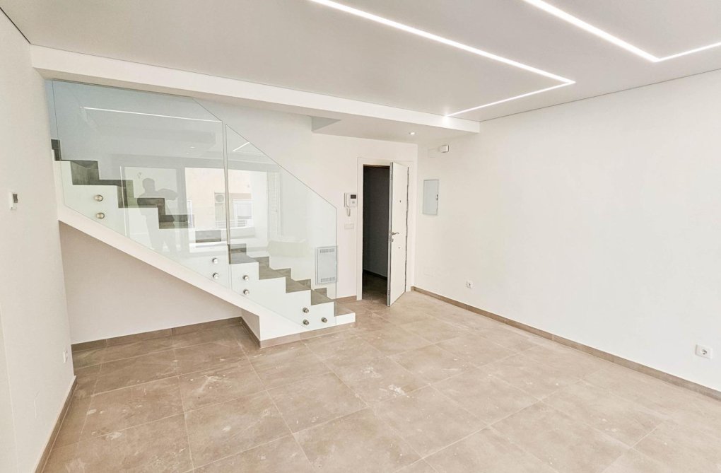 Herverkoop - Penthouse - Torrevieja - Paseo Maritimo