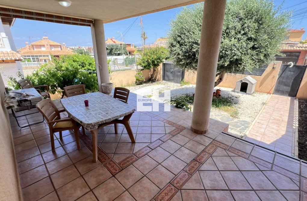 Herverkoop - Semi Detached - Torrevieja - Aguas Nuevas