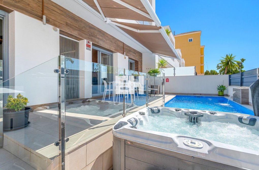Herverkoop - town house - Formentera del Segura - Costa Blanca