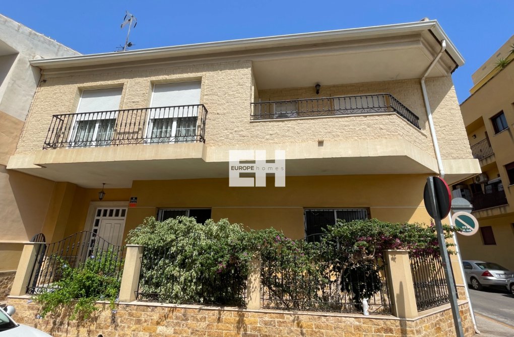 Herverkoop - town house - Formentera del Segura - Costa Blanca