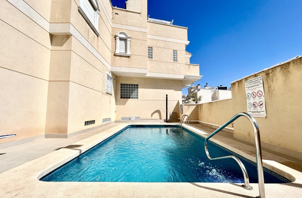 Herverkoop - town house - Formentera del Segura - Costa Blanca