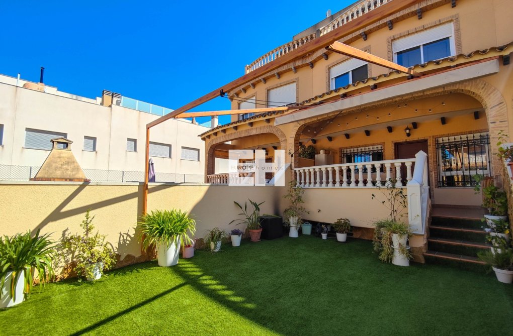 Herverkoop - town house - Guardamar del Segura - Costa Blanca