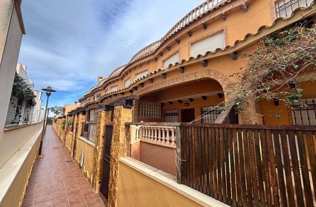 Herverkoop - town house - Guardamar del Segura - Costa Blanca