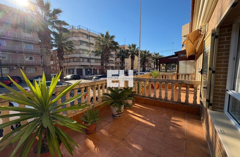 Herverkoop - town house - Guardamar del Segura - Pueblo