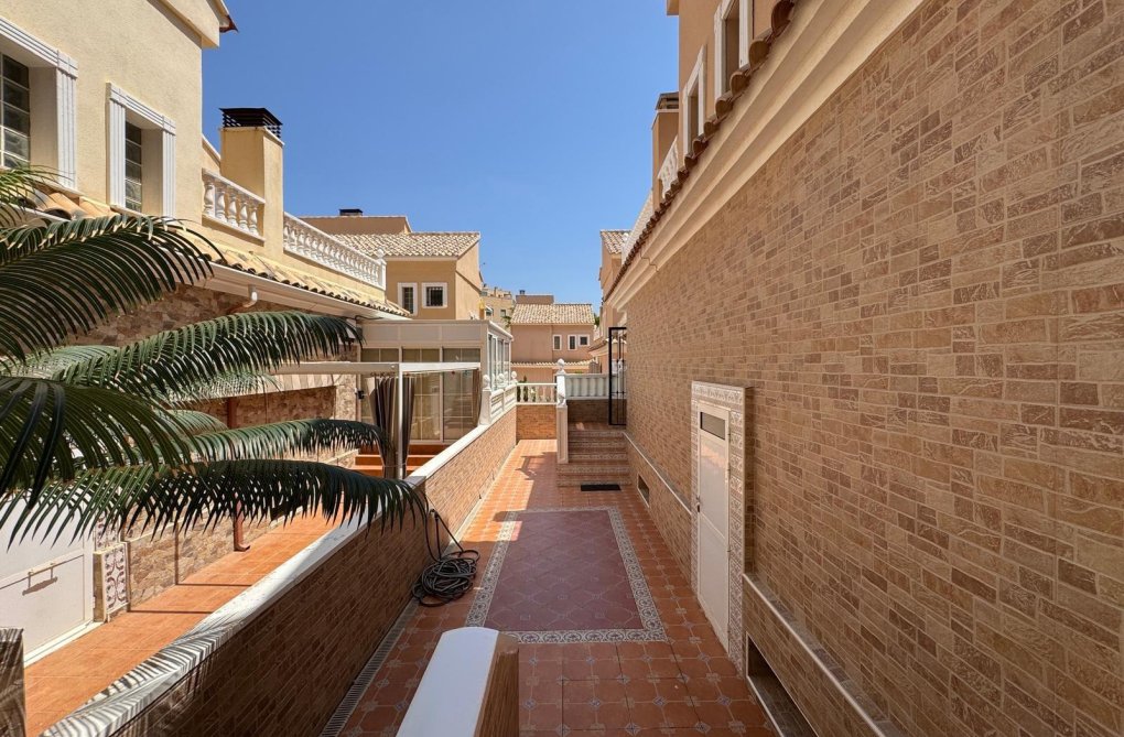 Herverkoop - town house - Guardamar del Segura - Urbanizaciones
