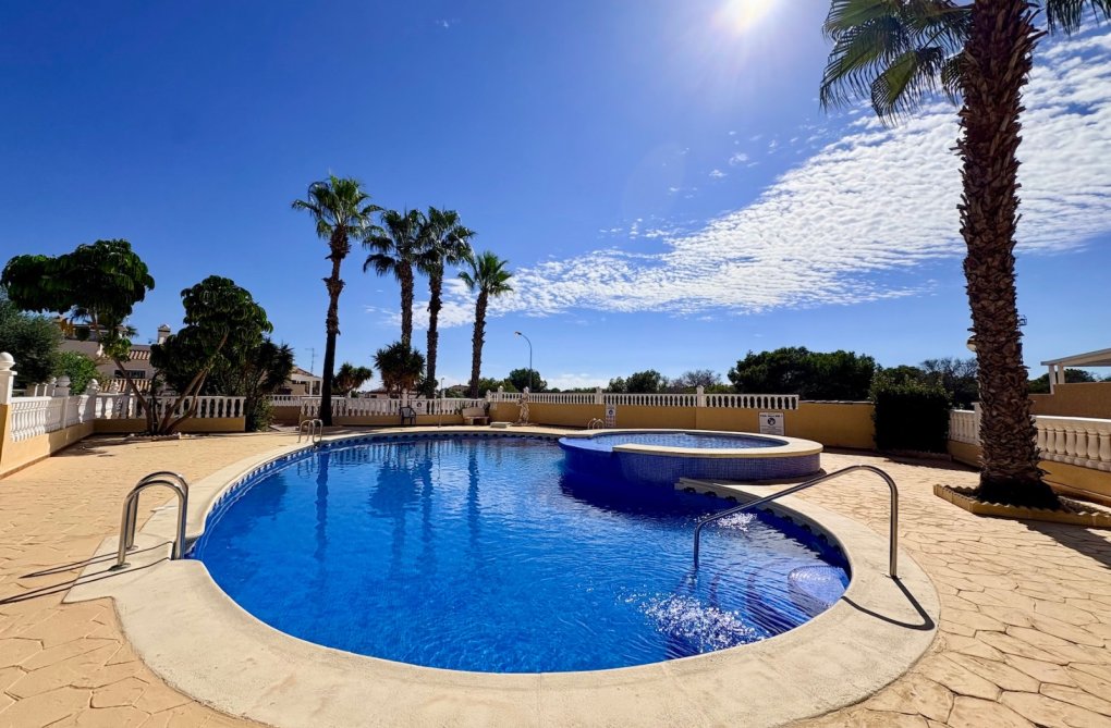 Herverkoop - town house - Orihuela Costa - Costa Blanca