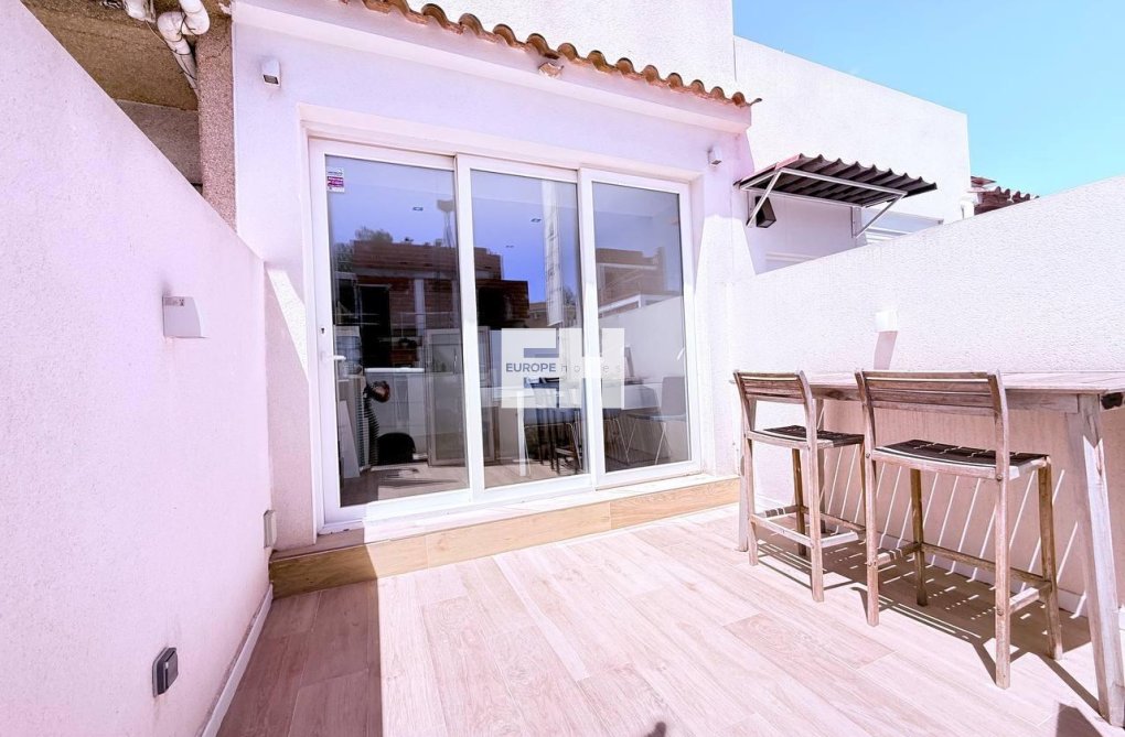 Herverkoop - town house - Orihuela Costa - Las Filipinas