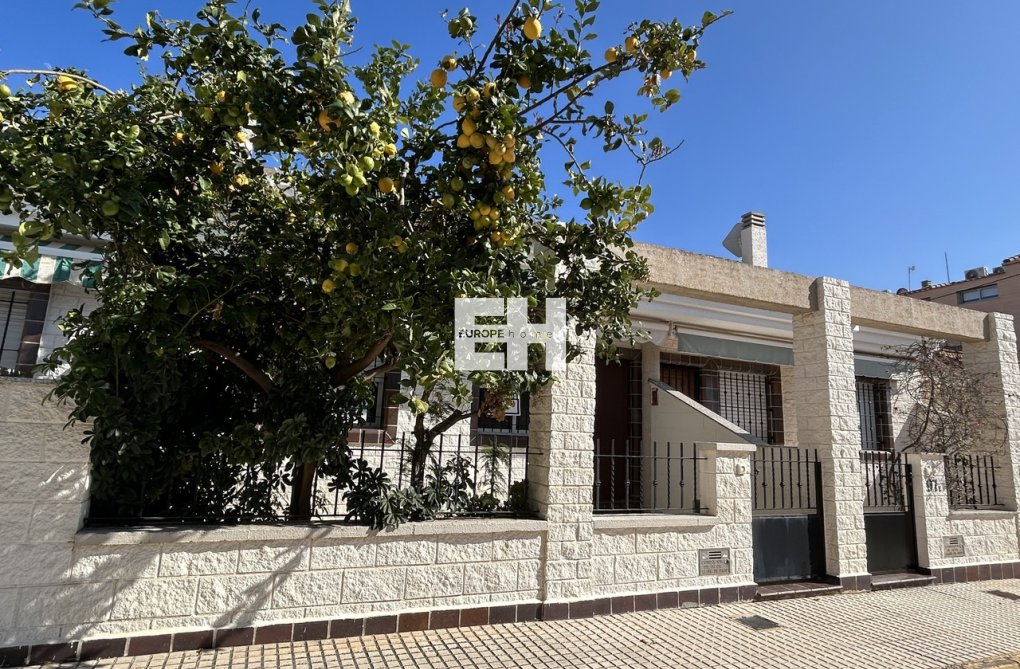 Herverkoop - town house - Torre de la Horadada - Costa Blanca