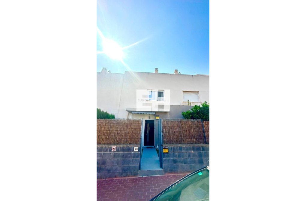 Herverkoop - town house - Torrevieja - Aguas Nuevas