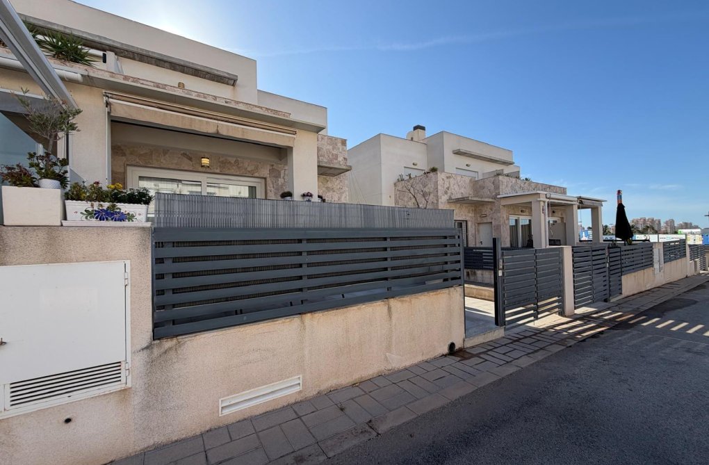 Herverkoop - town house - Torrevieja - Aguas Nuevas