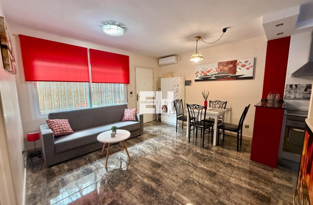 Herverkoop - town house - Torrevieja - Carrefour