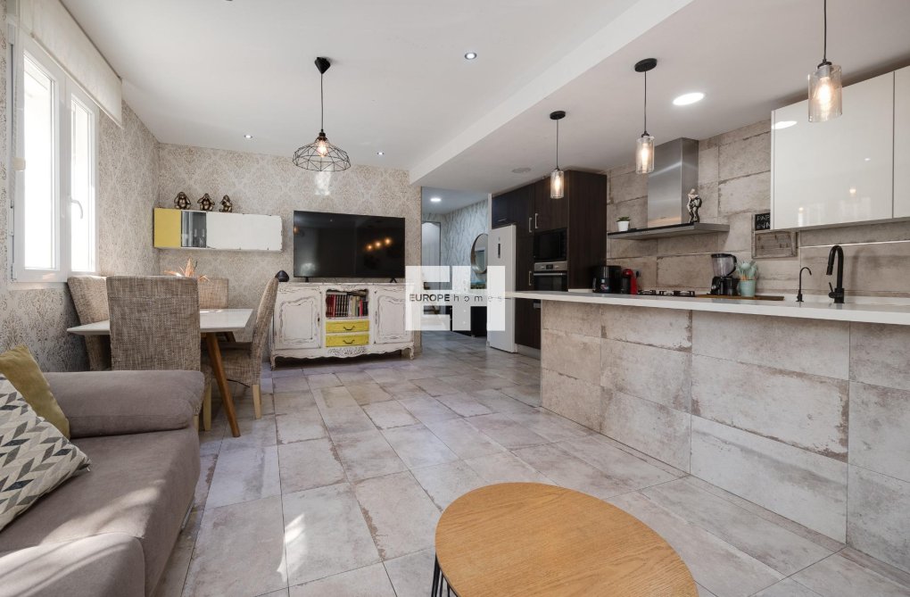 Herverkoop - town house - Torrevieja - Centro