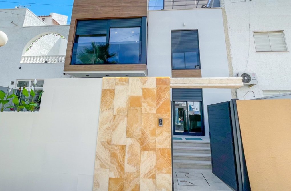 Herverkoop - town house - Torrevieja - Costa Blanca
