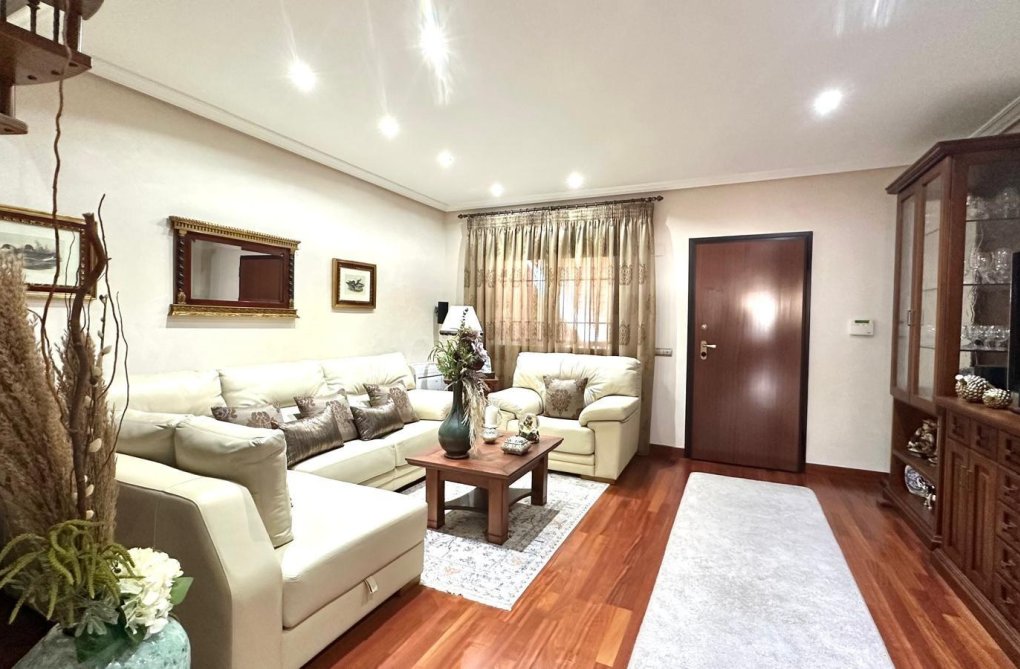 Herverkoop - town house - Torrevieja - La Siesta
